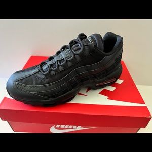 New Nike Air Max 95 essential black size 10